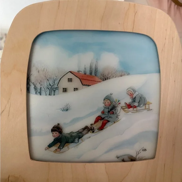Toverlux Wooden Frame light with Winter Scene Art - Picture 2 of 2